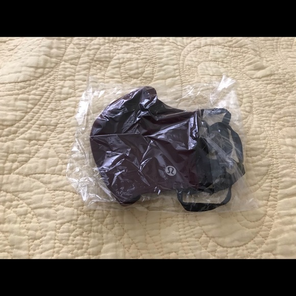 Lululemon Double Strap Face Mask